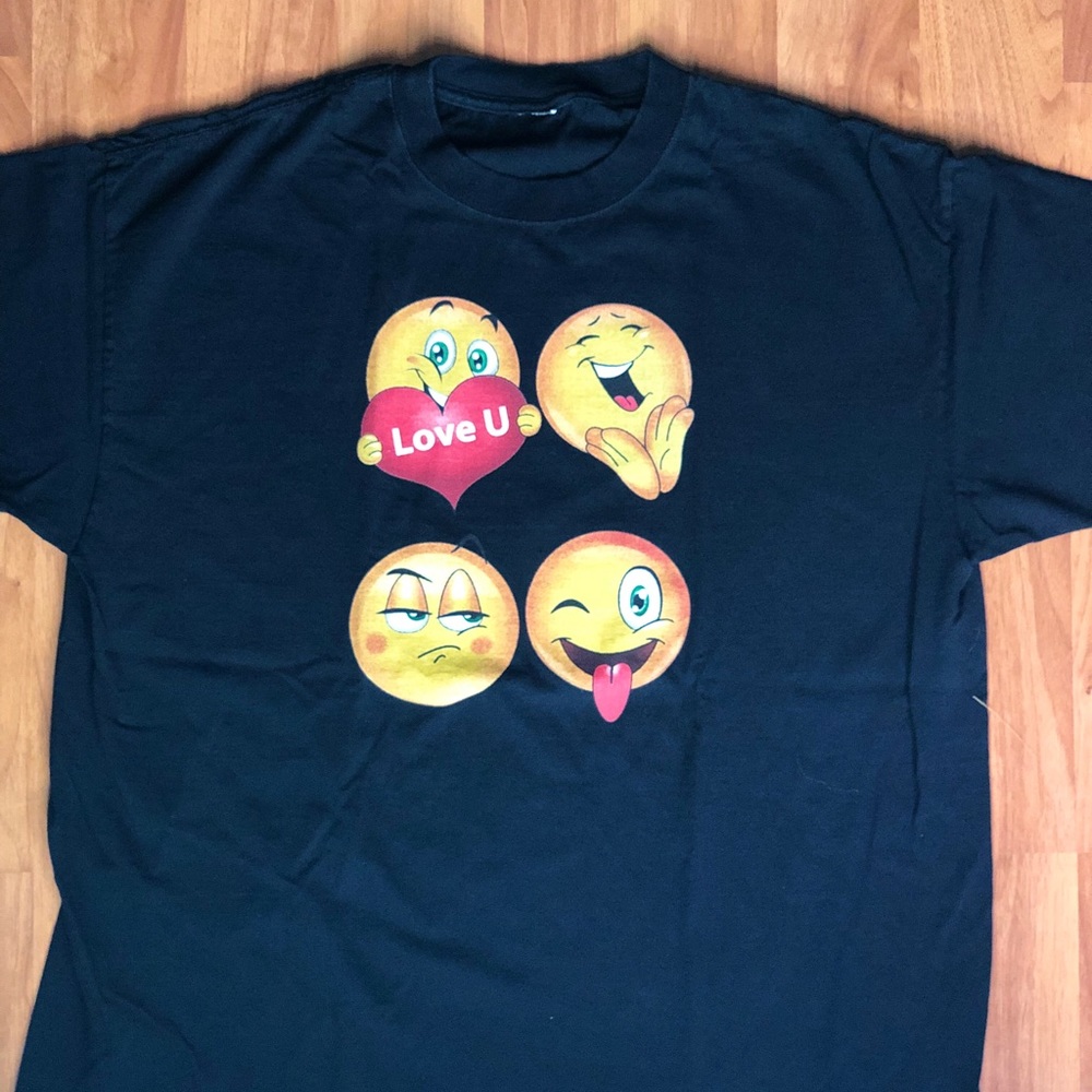 VINTAGE EMOJI SHORT 2011